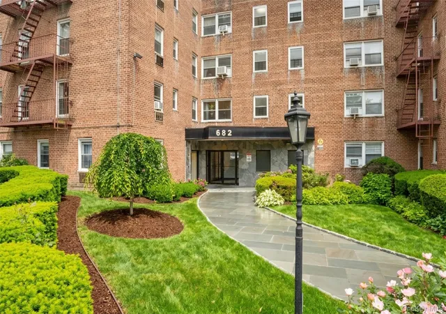 Homes for sale in Yonkers, NY | 682 Tuckahoe Rd #1A, Yonkers, NY 10710 | MLS# 1011647