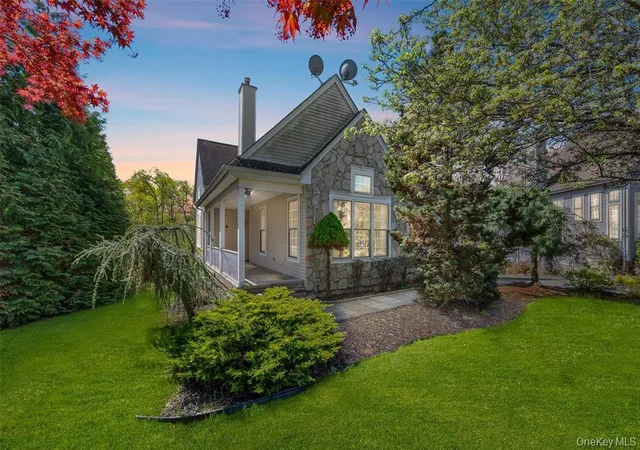 1st image of 7 Paisley Ct, Highland Mills, NY 10930 | MLS# 1011652