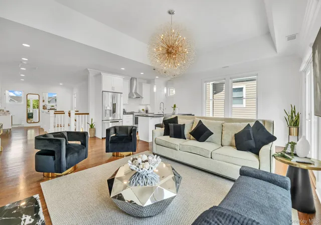 5th image of 51 Island Pt, New York, NY 10464