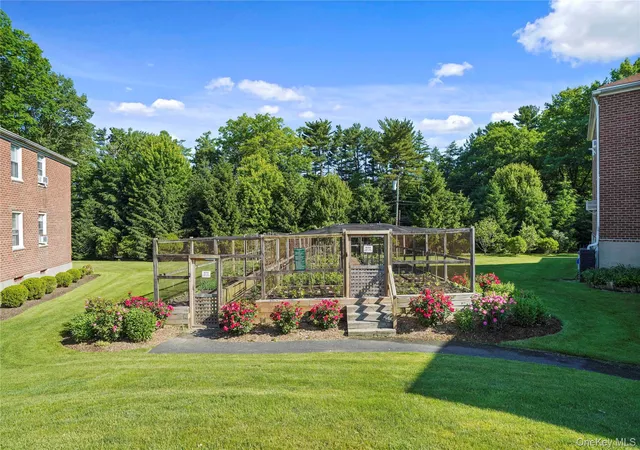 2nd image of 6 Bryant Crescent, White Plains, NY 10605