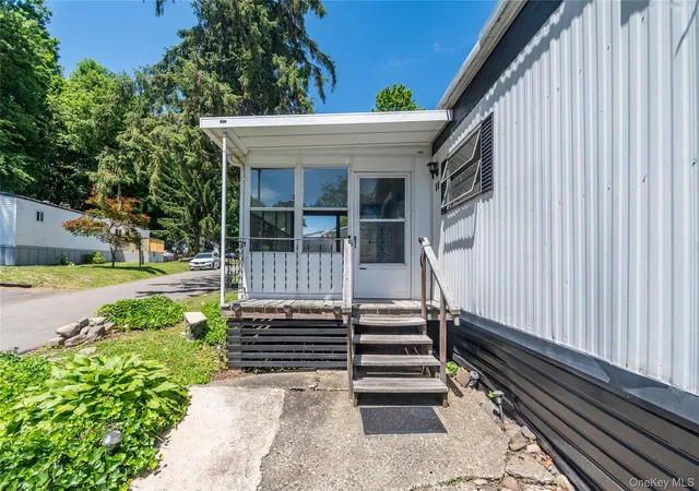 Homes for sale in Newburgh, NY | 165 Lattintown Rd #60, Newburgh, NY 12550 | MLS# 1011692