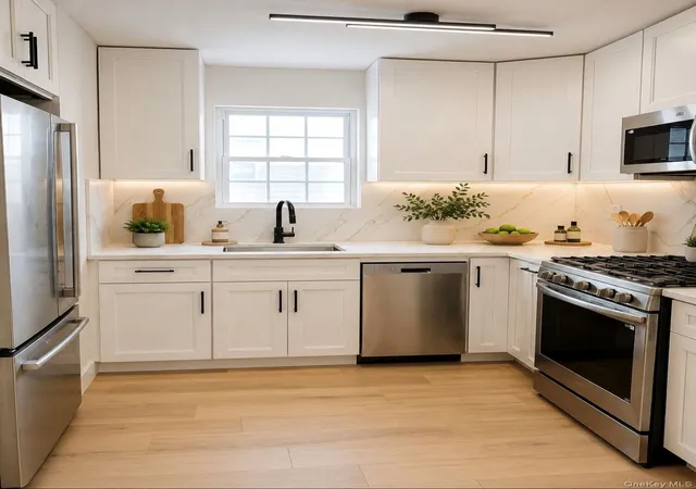 Listing Photo 5 - Condo for sale in building located at 17453 128th Ave, New York, NY 11434