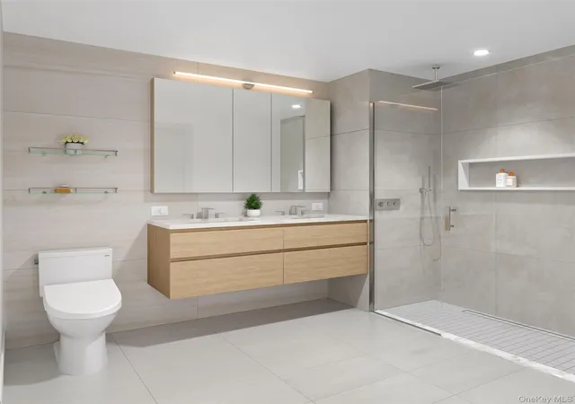 2nd image of 138 18 Northern Blvd #8L, Flushing, NY 11354 | MLS# 1011703