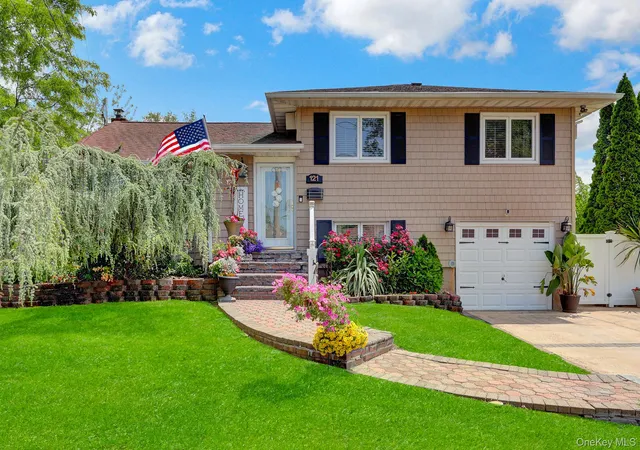 2nd image of 121 W 15th St, Deer Park, NY 11729 | MLS# 1011714