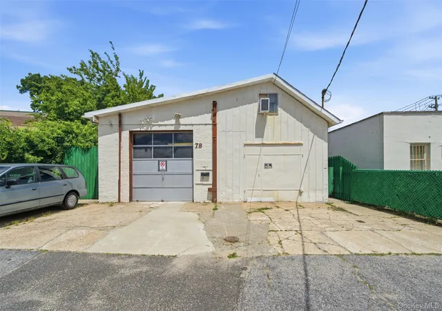 4th image of 78 Auburn St, Babylon, NY 11757 | MLS# 1011715