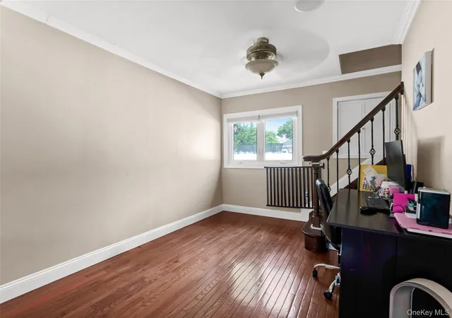 4th image of 10 Garden Ct, North Hempstead, NY 11514 | MLS# 1011726