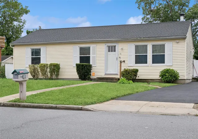 Homes for sale in Babylon, NY | 16 Arlington Ave, Babylon, NY 11798 | MLS# 1011732