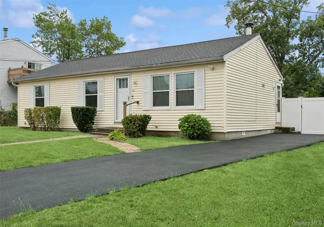 Homes for sale in Babylon, NY | 16 Arlington Ave, Babylon, NY 11798 | MLS# 1011732
