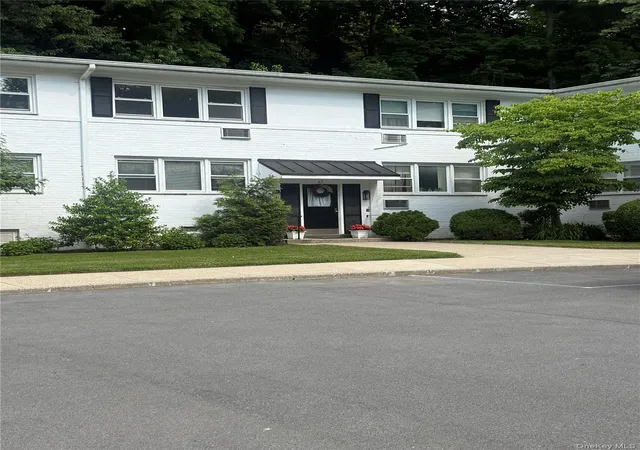 Homes for sale in Rye Town, NY | 27 Avon Cir #D, Rye Town, NY 10573 | MLS# 1011738