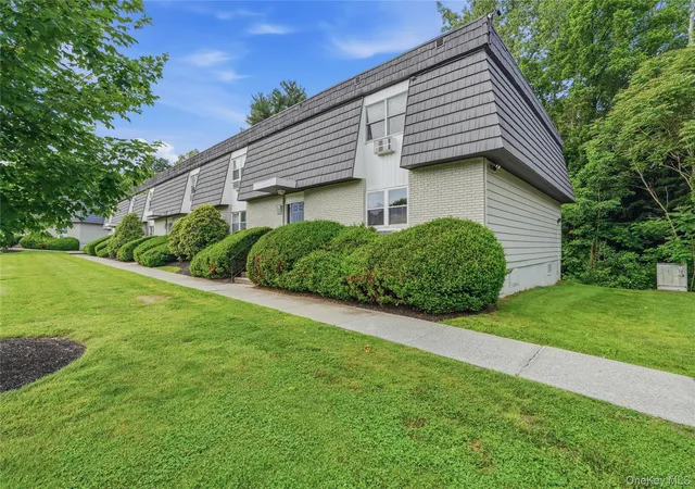 Homes for sale in Wappinger, NY | 19 White Gate Rd, Wappinger, NY 12590