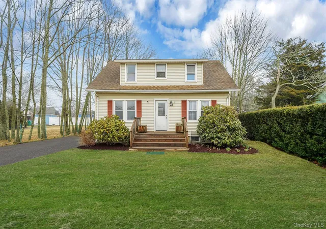 Homes for sale in Southampton, NY | 14 Tuttle Ave, Southampton, NY 11941 | MLS# 1011763