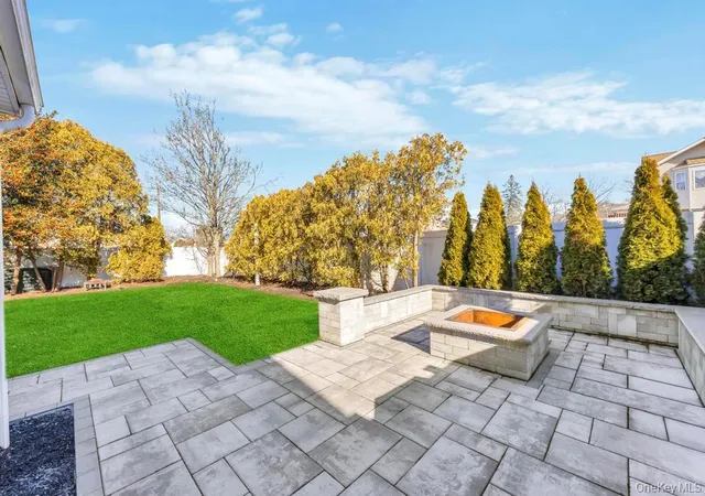 4th image of 3 Avelaine Ct, Babylon, NY 11702 | MLS# 1011769