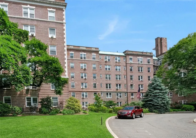 Homes for sale in Greenburgh, NY | 300 S Broadway #1 G, Greenburgh, NY 10591 | MLS# 1011779