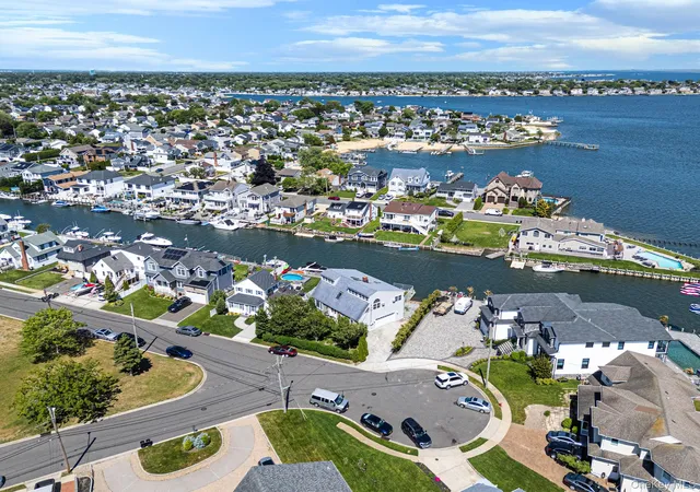 3rd image of 7 Forest Ave, Oyster Bay, NY 11758 | MLS# 1011784