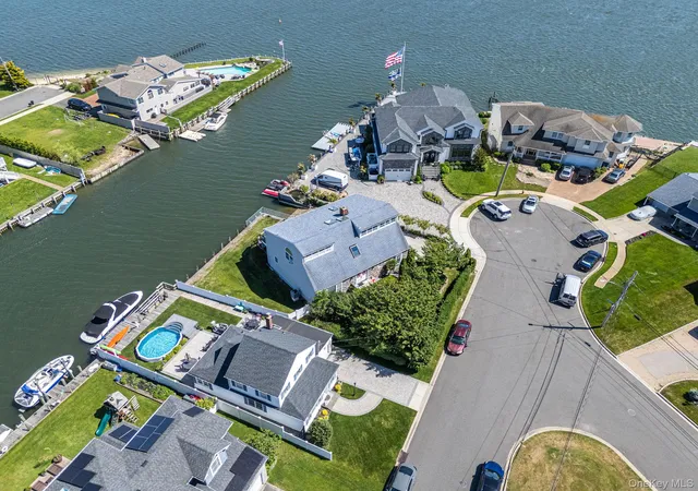 1st image of 7 Forest Ave, Oyster Bay, NY 11758 | MLS# 1011784