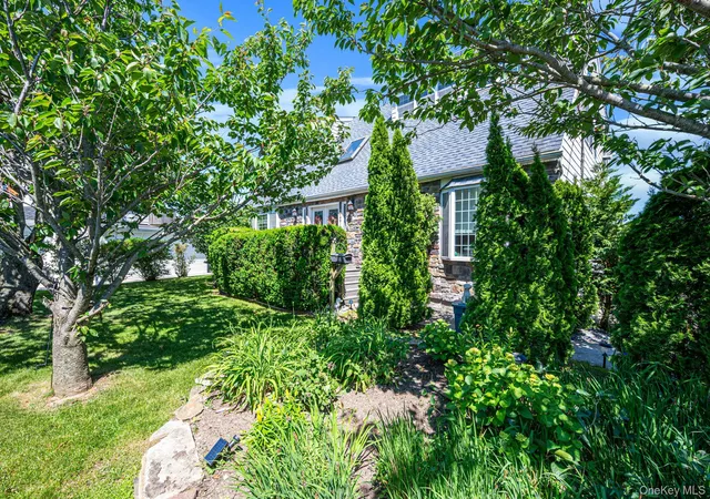 5th image of 7 Forest Ave, Oyster Bay, NY 11758 | MLS# 1011784