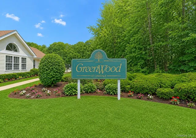 1st image of 532 Race Pl, Oakdale, NY 11769 | MLS# 1011793