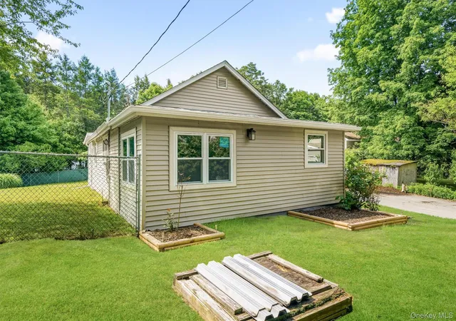 Homes for sale in Warwick (town), NY | 12 Dickerson Pl, Warwick (town), NY 10921 | MLS# 1011807