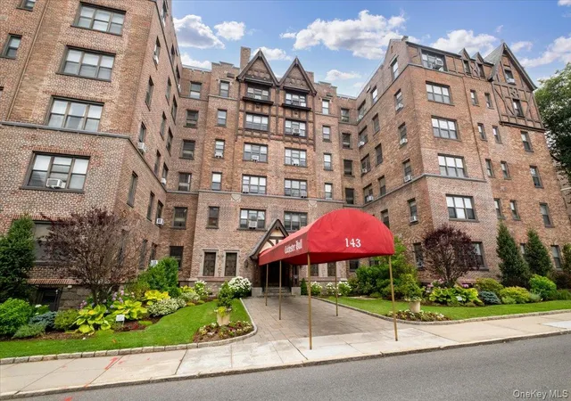 Homes for sale in Eastchester, NY | 143 Garth Rd #5L, Eastchester, NY 10583 | MLS# 1011809