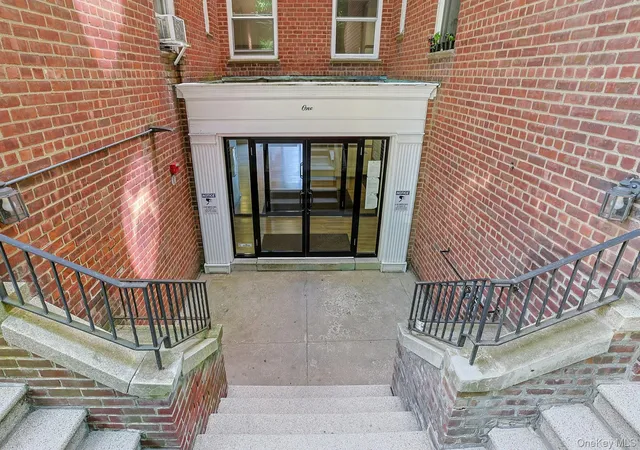 2nd image of 1 Hawley Ter #2A, Yonkers, NY 10701 | MLS# 1011863