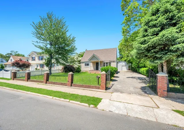 1st image of 27 Yarnell St, Islip, NY 11717 | MLS# 1011864