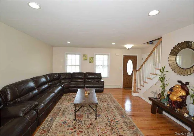Photo 3 of Single family home for sale at 106 Roosevelt Ave, Oyster Bay, NY 11758 | MLS# 1011896 | Listing updated on 2026-06-12