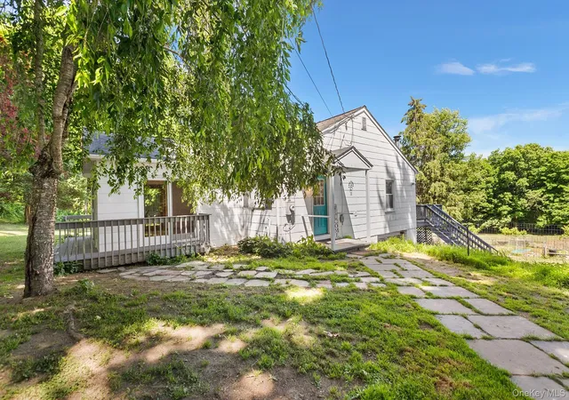2nd image of 11 Valley View Rd, Hopewell Junction, NY 12533 | MLS# 1011910