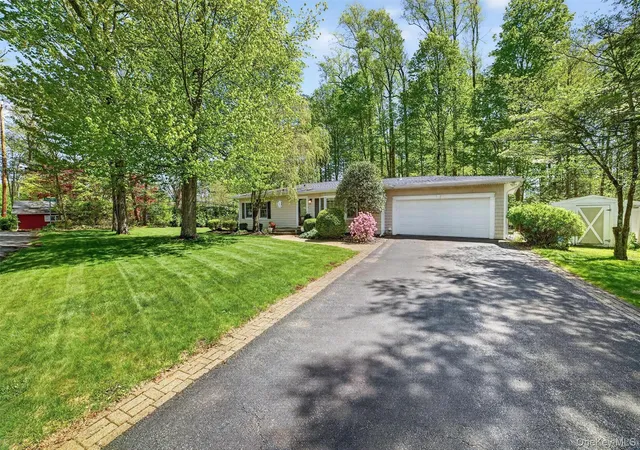 3rd image of 2864 Hedwig Dr, Yorktown Heights, NY 10598 | MLS# 1011918