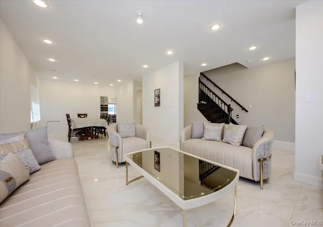5th image of 345 Washington Ave, Cedarhurst, NY 11516 | MLS# 1011951