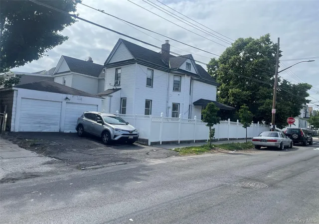 Photo 2 of Sale Pending at 12518 97th Avenue, New York, NY 11419 | MLS# 1011983 | Listing updated on 2026-07-10
