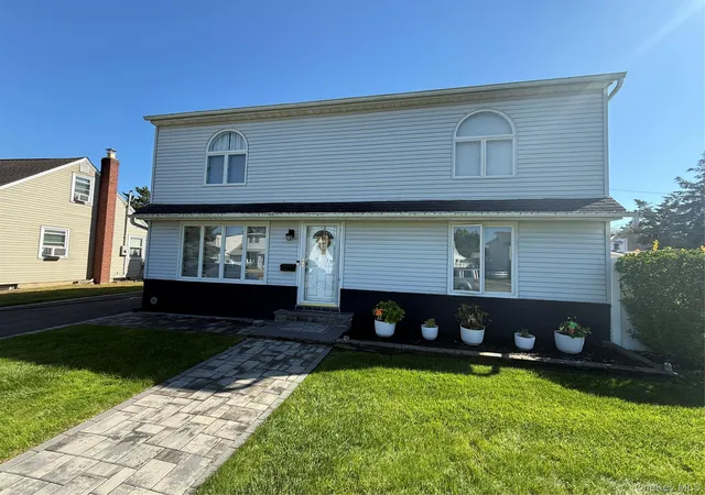 26th image of 1626 Paula Ln, Hempstead, NY 11554 | MLS# 1011986