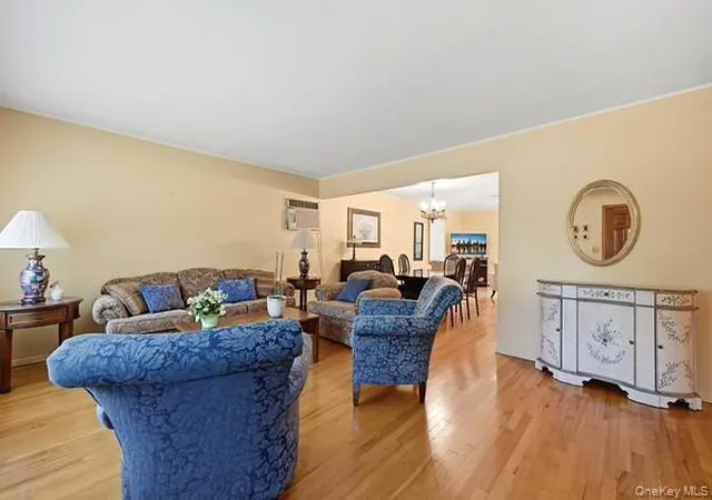 4th image of 152 Nassau Dr, Albertson, NY 11507 | MLS# 1011987