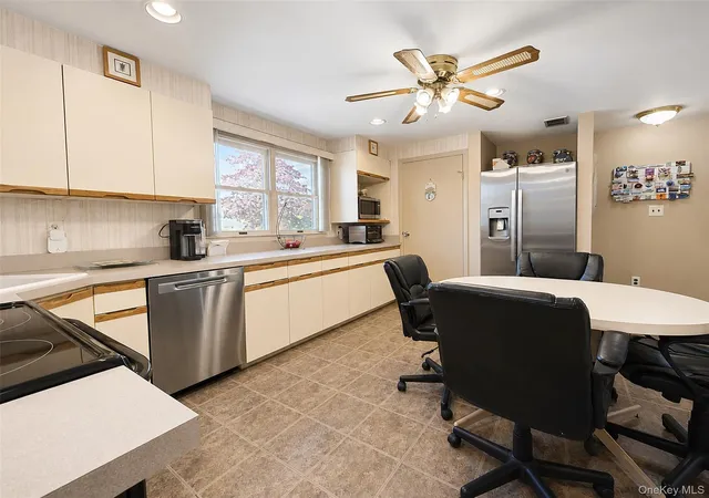 3rd image of 46 Marksman Ln, Hempstead, NY 11756 | MLS# 1011997