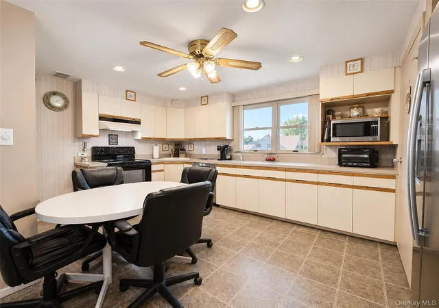 4th image of 46 Marksman Ln, Hempstead, NY 11756 | MLS# 1011997