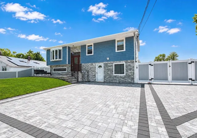 3rd image of 34 Fairdale Dr, Brentwood, NY 11717 | MLS# 1012001