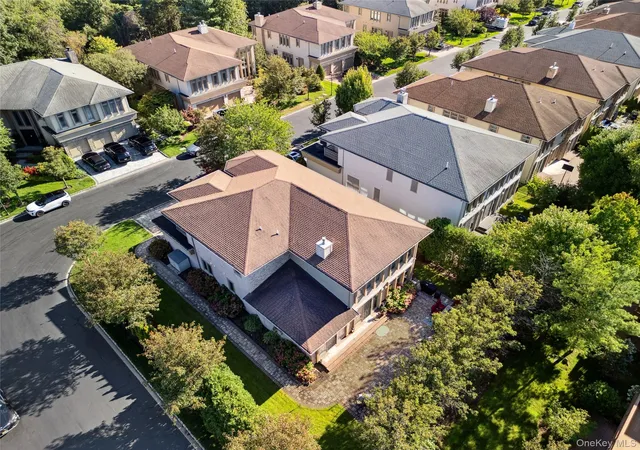 Photo 2 of Single family home for sale at 20 Kettlepond Rd, Oyster Bay, NY 11753 | MLS# 1012006 | Listing updated on 2026-08-25