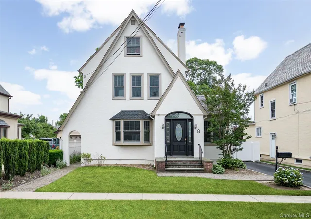 Homes for sale in Hempstead, NY | 8 May Ct, Hempstead, NY 11552 | MLS# 1012014