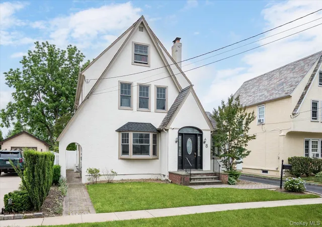 Homes for sale in Hempstead, NY | 8 May Ct, Hempstead, NY 11552 | MLS# 1012014