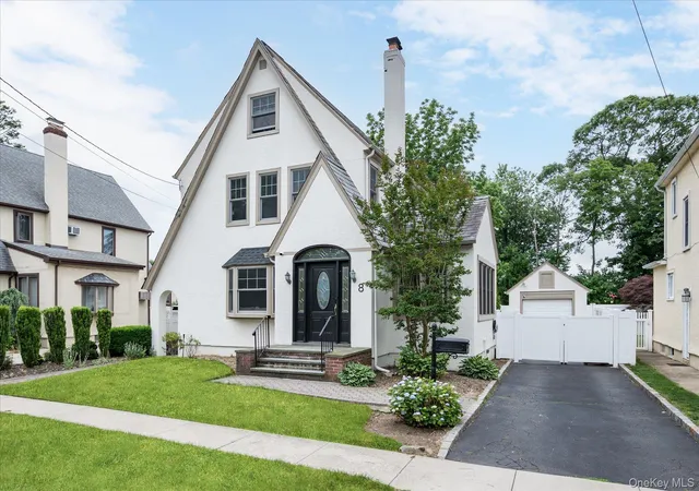 Homes for sale in Hempstead, NY | 8 May Ct, Hempstead, NY 11552 | MLS# 1012014