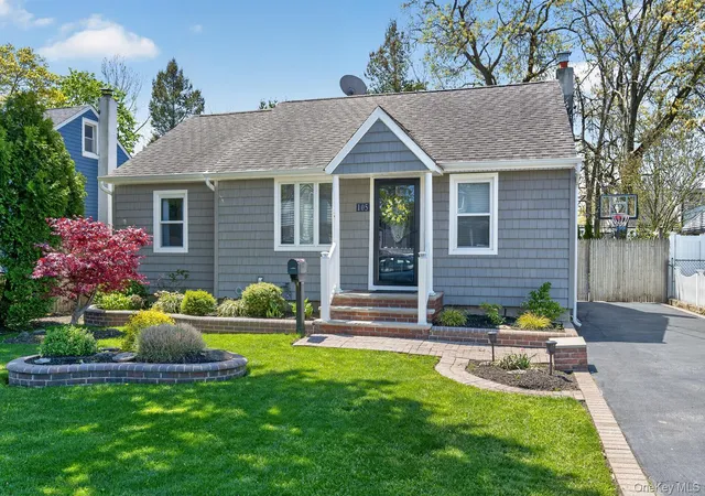 2nd image of 105 N Hamilton Ave, Lindenhurst, NY 11757 | MLS# 1012025