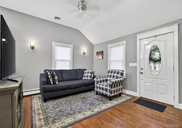 4th image of 105 N Hamilton Ave, Lindenhurst, NY 11757 | MLS# 1012025