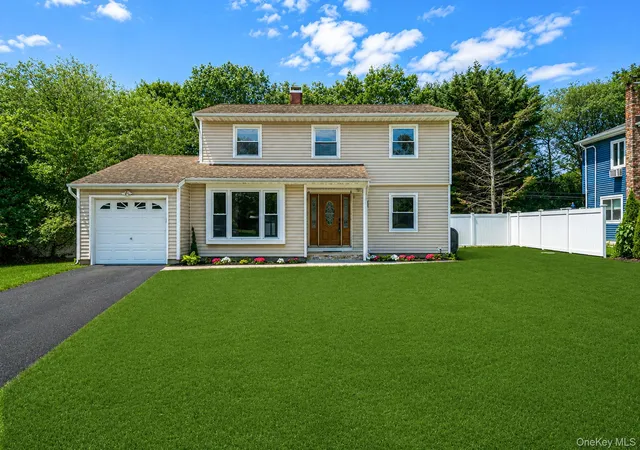 2nd image of 130 Greenbelt Pkwy, Islip, NY 11741 | MLS# 1012030