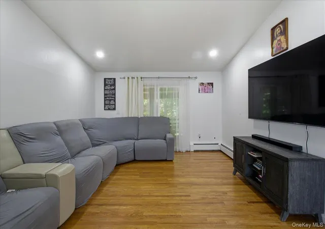 Photo 3 of Sale Pending at 4 Medford Pl, Nanuet, NY 10954 | MLS# 1012046 | Listing updated on 2026-07-08