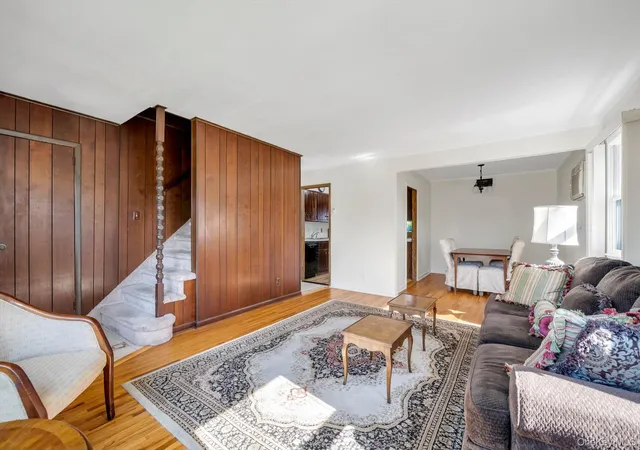 4th image of 106 Campbell St, New Hyde Park, NY 11040 | MLS# 1012064