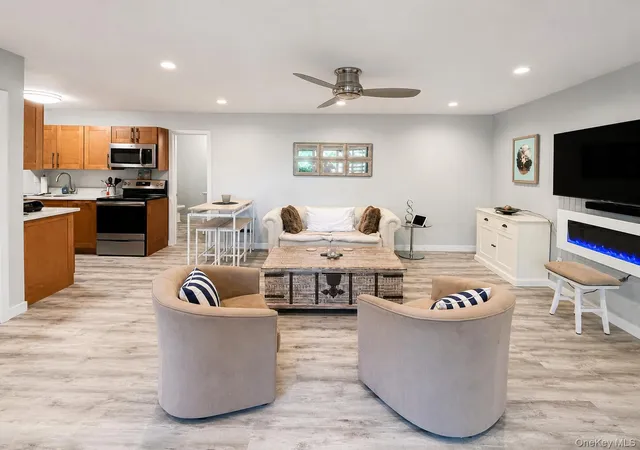 Condo for sale at C Harbor Walk #133, Brookhaven, NY 11782 | MLS# 1012106