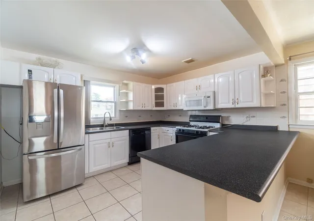 Photo 4 of Sale Pending at 137 Breckenridge Ave, Rye Town, NY 10573 | MLS# 1012107 | Listing updated on 2026-10-05