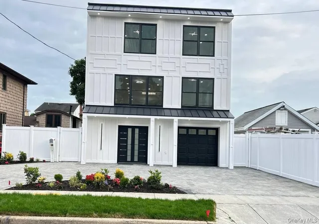 Photo 3 of Single family home for sale at 2450 Florin Ct, Hempstead, NY 11710 | MLS# 1012114 | Listing updated on 2026-09-19