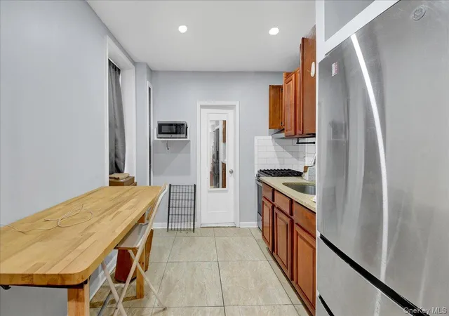 Photo 3 of Multi family home for sale at 1748 Cross Bronx Expy, New York, NY 10472 | MLS# 1012117 | Listing updated on 2026-08-05