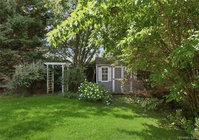 27th image of 350 Columbus Ave, West Babylon, NY 11704 | MLS# 1012119