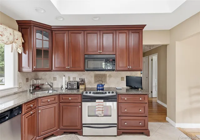 5th image of 350 Columbus Ave, West Babylon, NY 11704 | MLS# 1012119